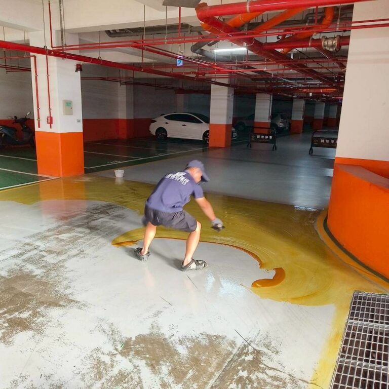 停車場斜坡道環氧樹脂止滑工程 新竹湖口施工中3