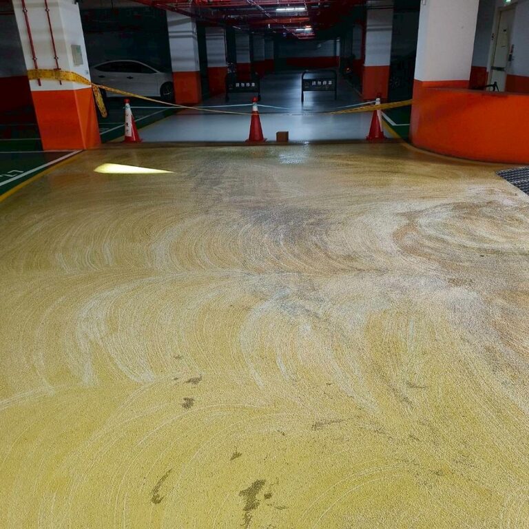 停車場斜坡道環氧樹脂止滑工程 新竹湖口施工中5
