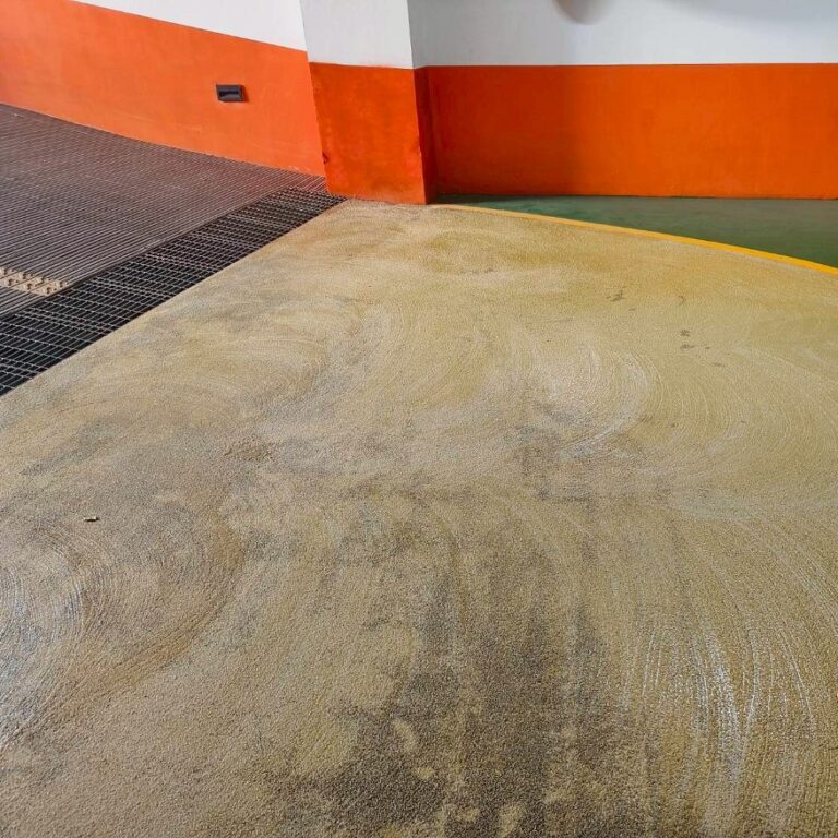 停車場斜坡道環氧樹脂止滑工程 新竹湖口施工中6