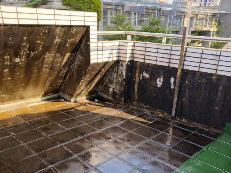 屋頂防水工程 文心南五路施工中1