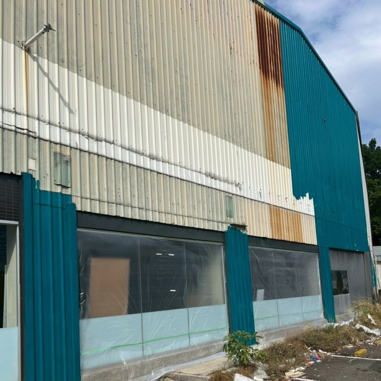 客戶調色鐵皮噴漆 嘉義TOTAL施工中1