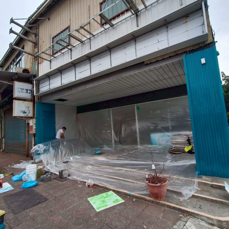 客戶調色鐵皮噴漆 嘉義TOTAL施工中2