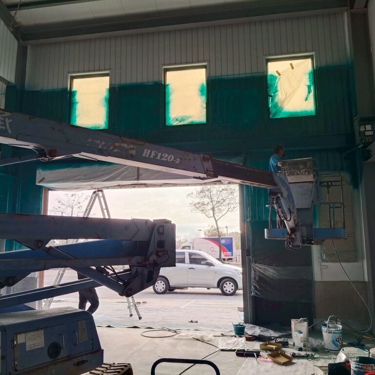 客戶調色鐵皮噴漆 高雄楠梓TOTAL施工中2