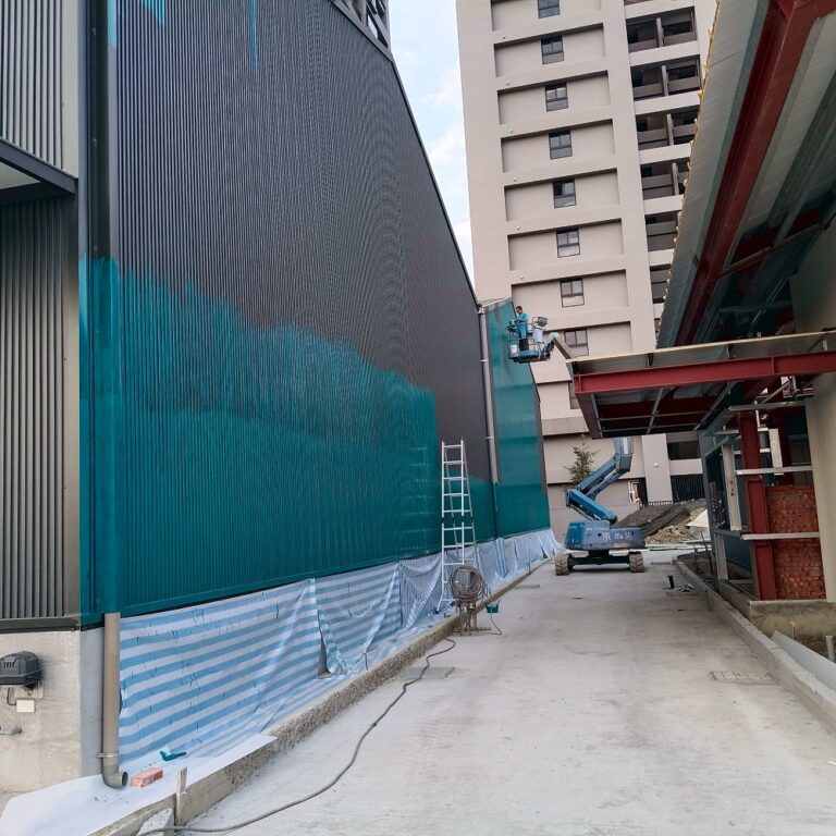 客戶調色鐵皮噴漆 高雄楠梓TOTAL施工中7