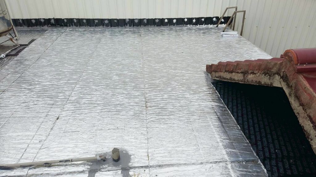 瀝青防水毯和鋁箔隔熱毯-台中大里