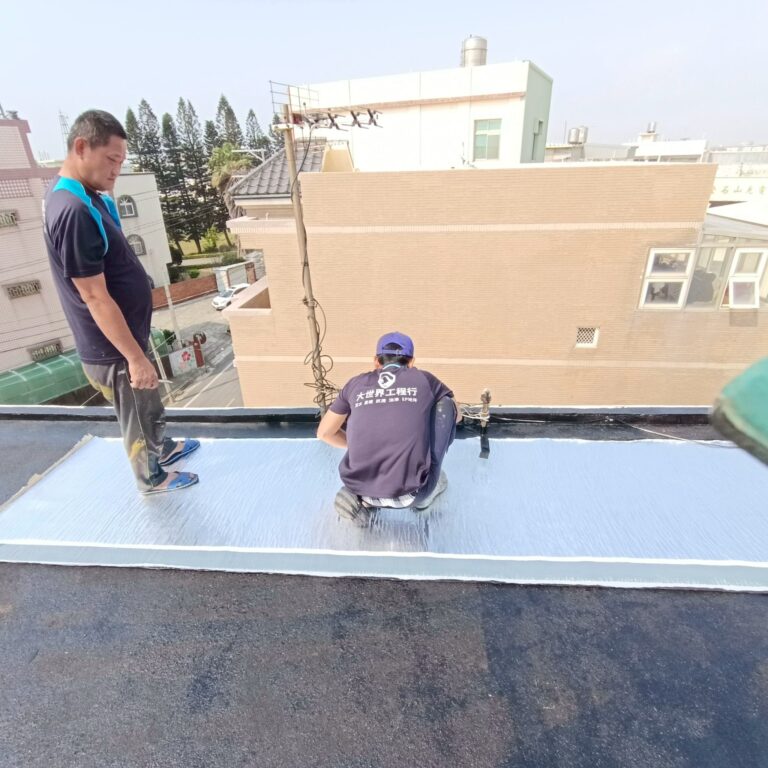 熱熔毯 鋁箔面隔熱工程梧棲永興路施工中2