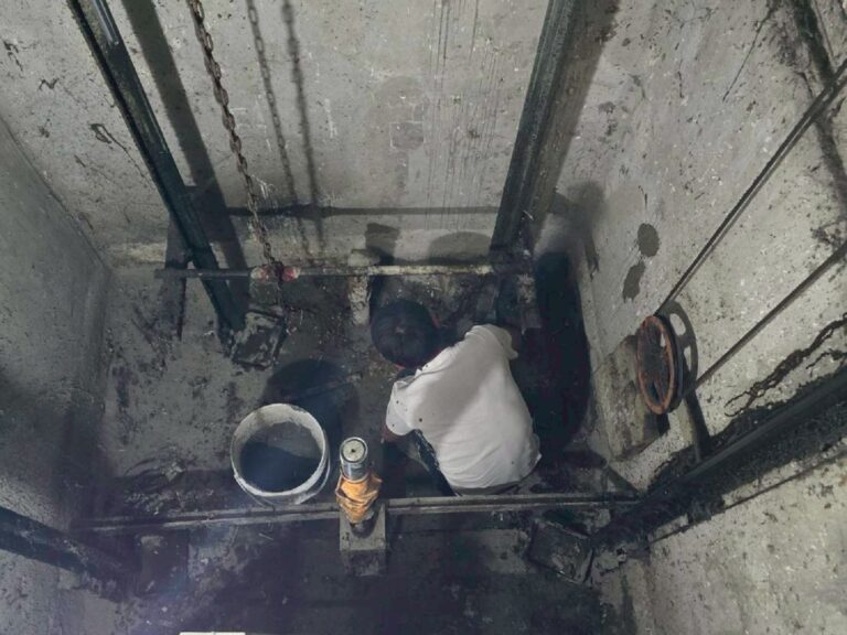電梯基坑抓漏 南屯嶺東黎明大地施工中2