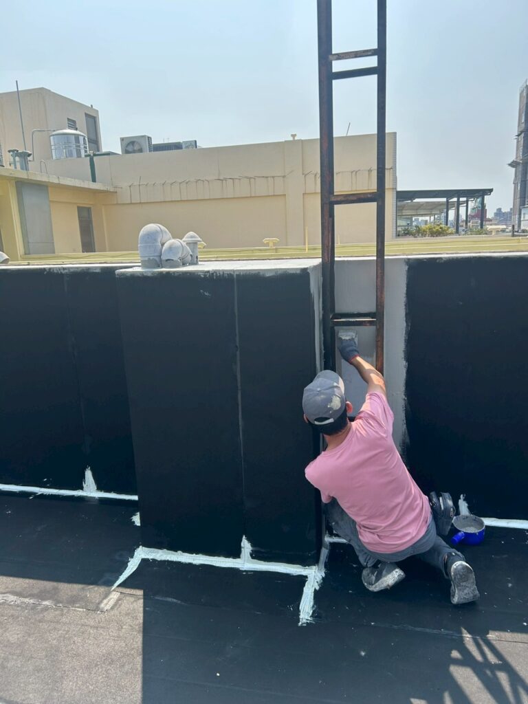 LINE ALBUM 115529屋頂熱熔毯不織布面防水工程台中東區自由路 260609 4