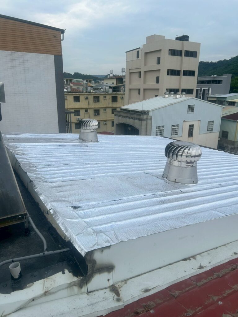 LINE ALBUM 115529屋頂熱熔毯鋁箔面隔熱防水工程台中太平區中山路 260628 3