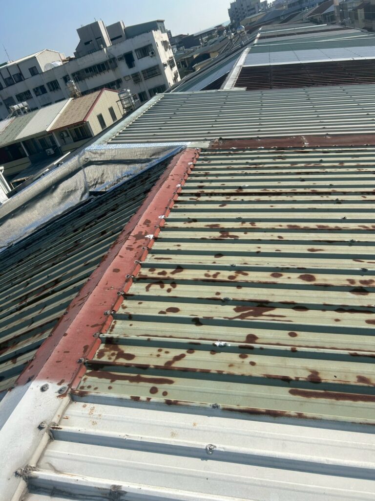 LINE ALBUM 115529屋頂與鐵皮PU與熱熔毯 鋁箔面隔熱防水台中大里好來六街 260609 1