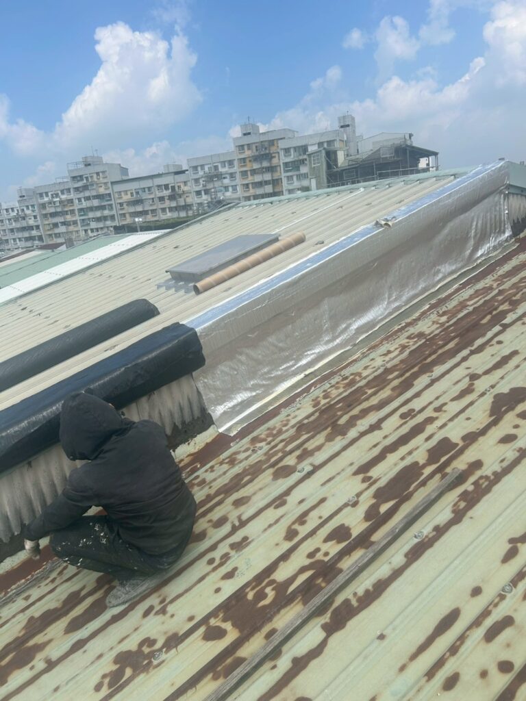LINE ALBUM 115529屋頂與鐵皮PU與熱熔毯 鋁箔面隔熱防水台中大里好來六街 260609 3