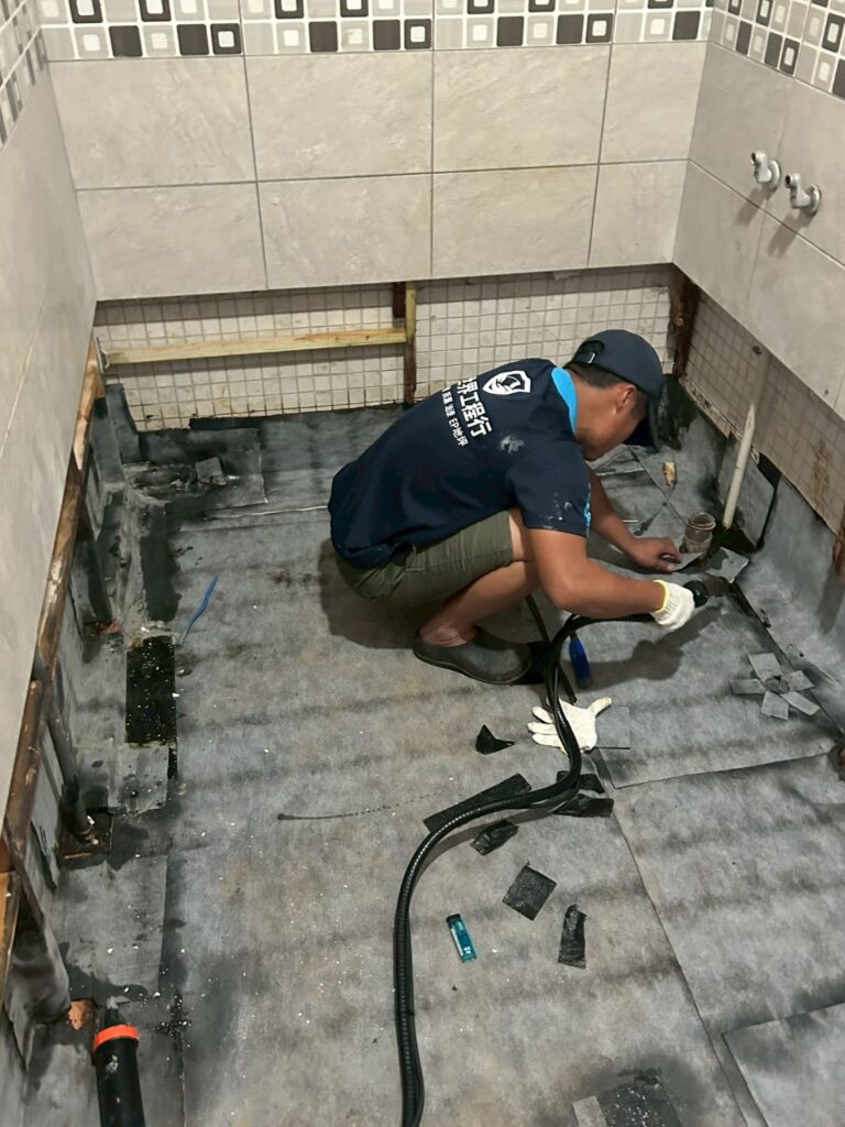 LINE ALBUM 115529廁所防水與地面熱熔毯工程台中西屯大容東街 260609 7