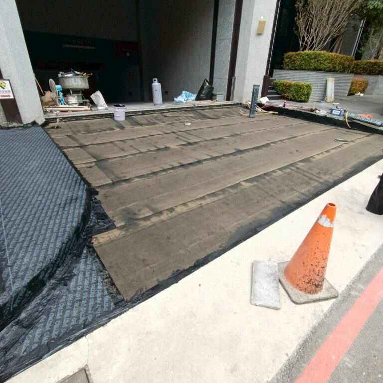 LINE ALBUM 115529車道入口 熱熔毯防水工程台中西屯 朝馬晴川 260609 11
