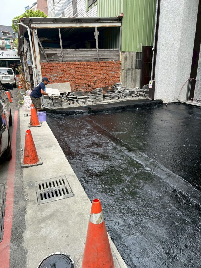 LINE ALBUM 115529車道入口 熱熔毯防水工程台中西屯 朝馬晴川 260609 5