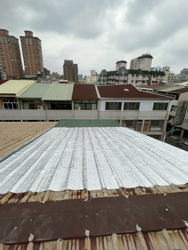LINE ALBUM 115529陽台與露台熱熔毯不織布面防水工程屋頂鐵皮熱熔毯鋁箔面）台中北屯區旅 260609 16