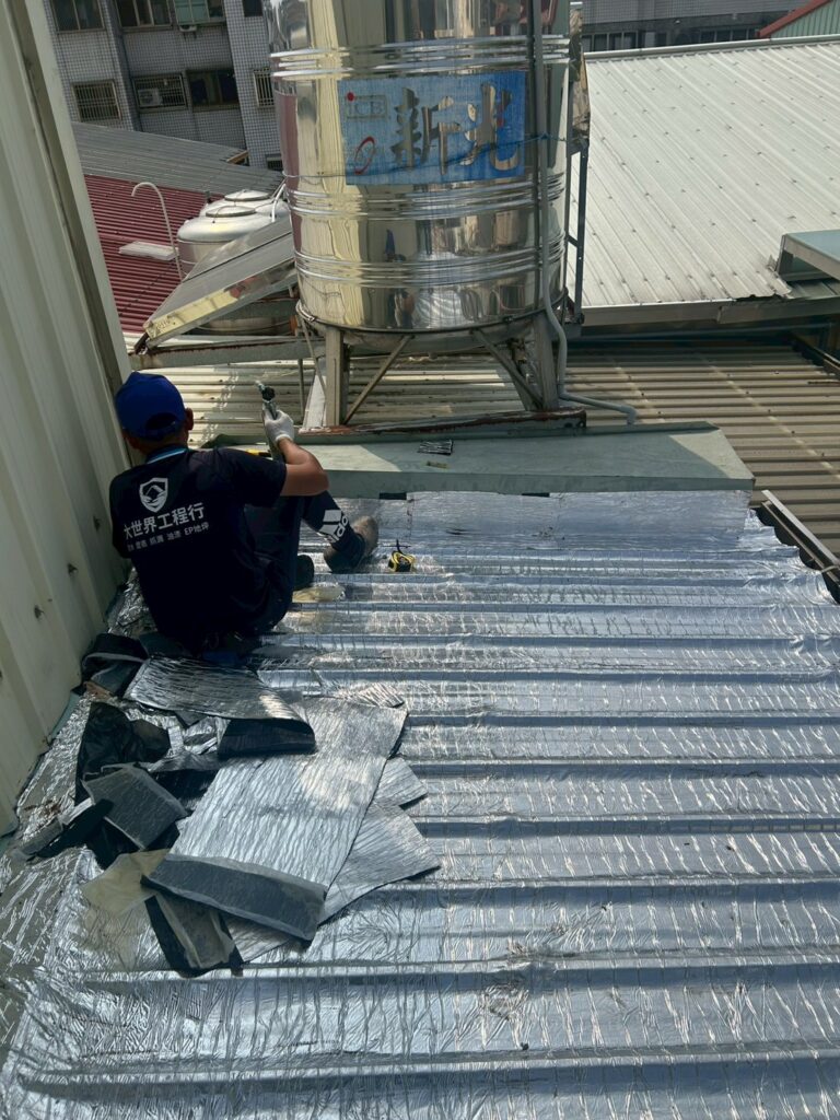 LINE ALBUM 115529陽台與露台熱熔毯不織布面防水工程屋頂鐵皮熱熔毯鋁箔面）台中北屯區旅 260609 17