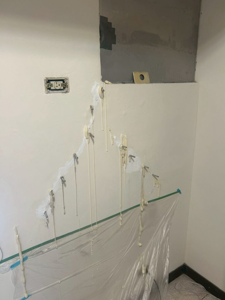 冷氣窗框抓漏 北屯區松順一街1施工中