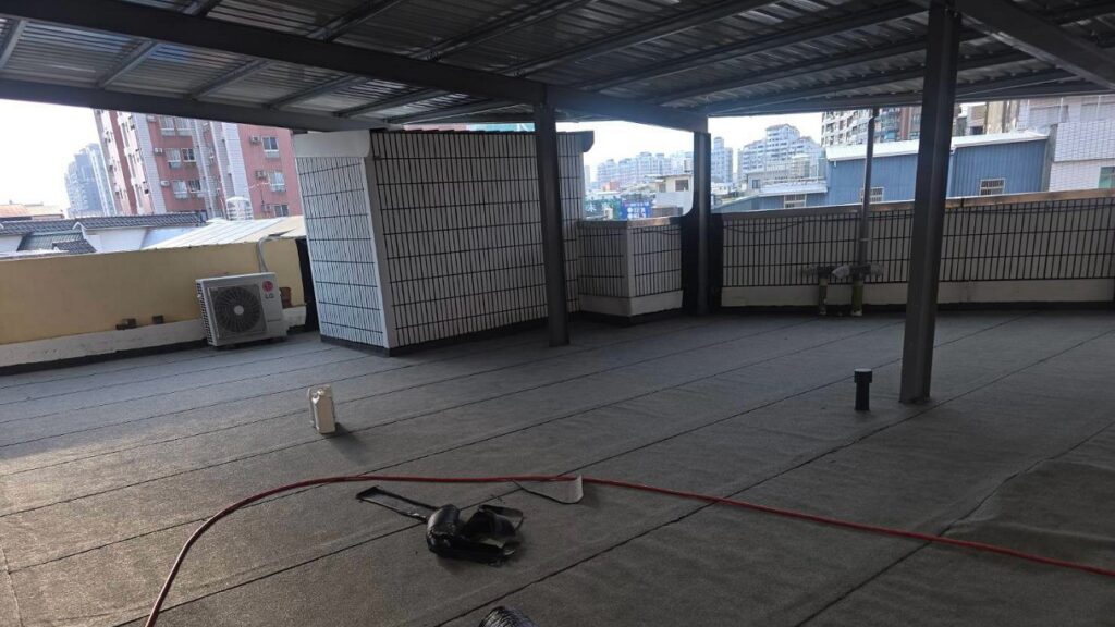 屋頂熱熔毯(岩片面)-北區衛道路