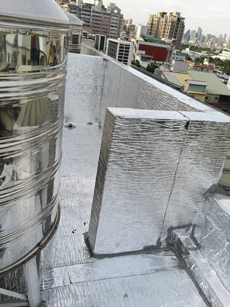 屋頂熱熔毯鋁箔面 南屯區建功路2完工