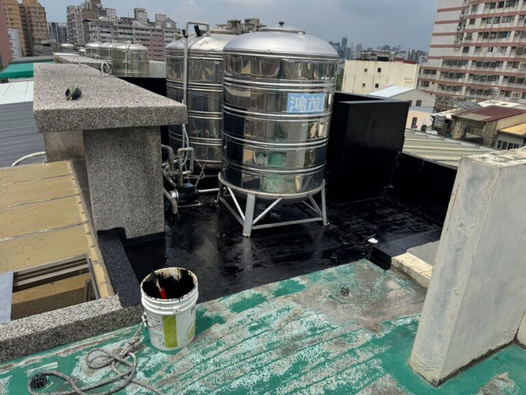 屋頂熱熔毯鋁箔面 南屯區建功路施工中