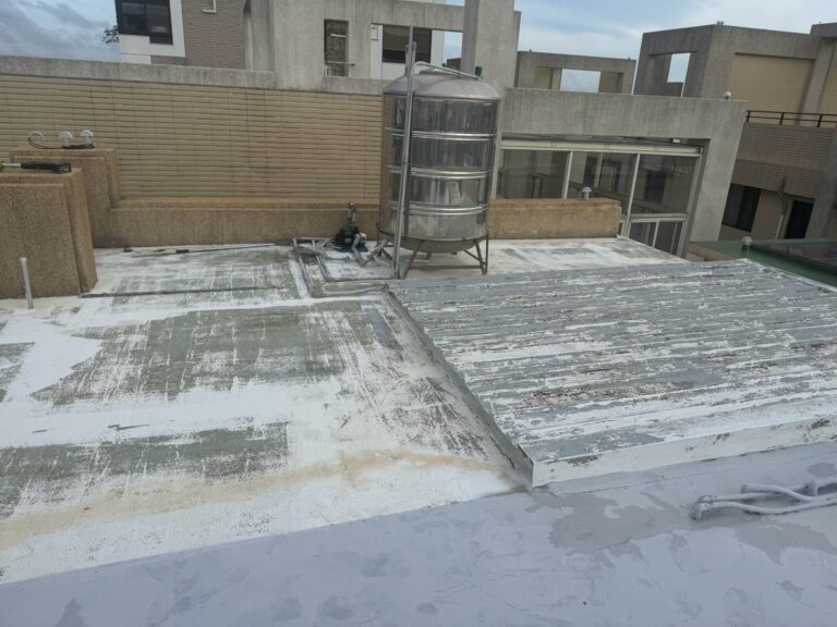 屋頂熱熔毯鋁箔面 台中沙鹿區施工前