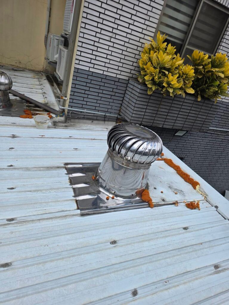 屋頂鐵皮熱熔毯鋁箔面 太平區樹孝路2施工前