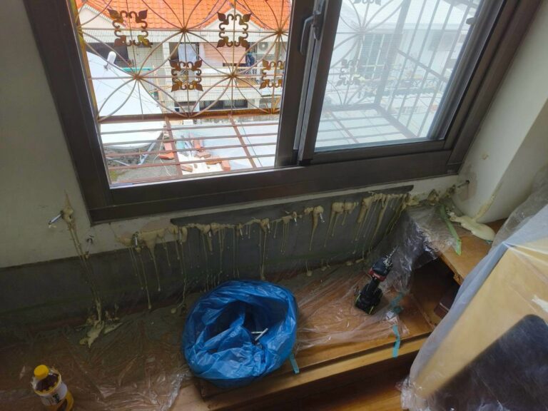 窗框抓漏 北區北平路1施工中