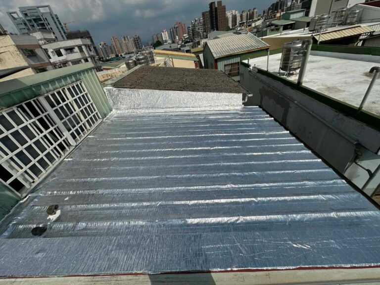 鐵皮熱熔毯鋁箔面 北屯瀋陽北路1完工